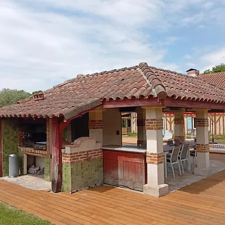 Hébergement de vacances 230 M2 With Garden De And Ocean