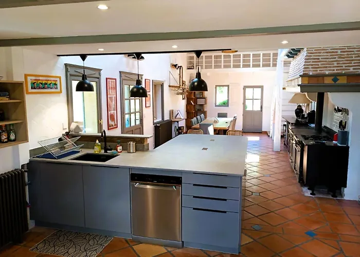 230 M2 With Garden De And Ocean Léon