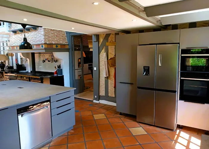 Hébergement de vacances 230 M2 With Garden De And Ocean *