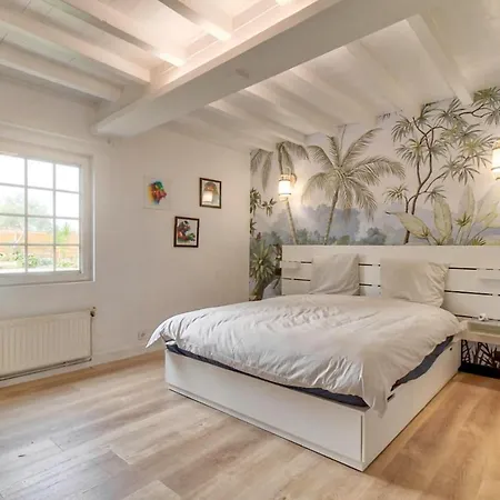 230 M2 With Garden De And Ocean * Léon